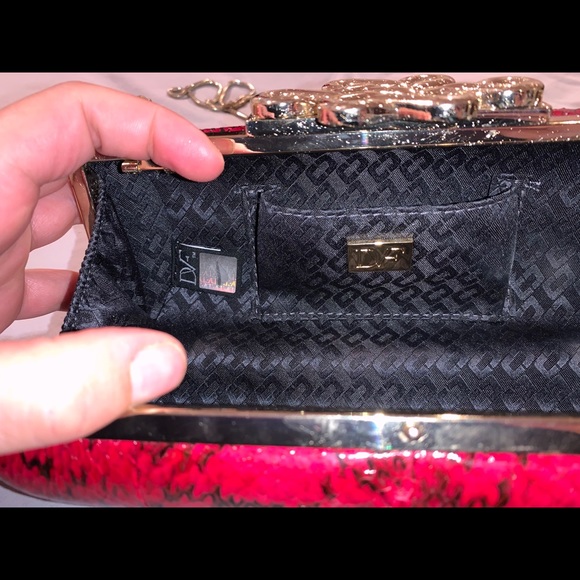 DVF clutch - Picture 3 of 4